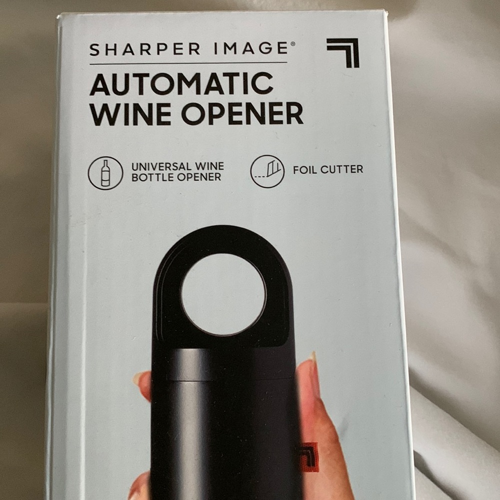 Automatic wine opener